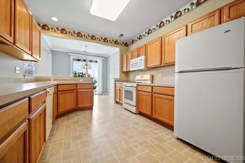 736 Tahoe Trl, Elgin, IL 60124 photo 8