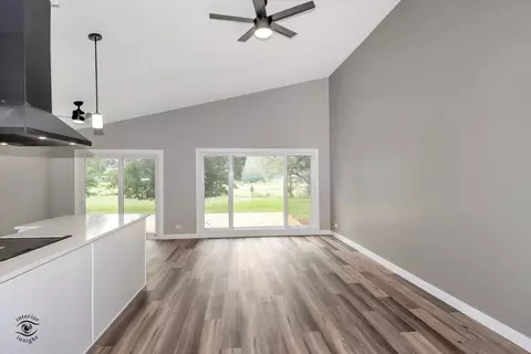 3 Warwick Ct, Park Forest, IL 60466 photo 3