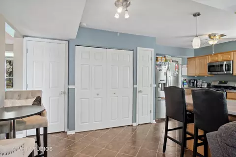 1198 Monarch Ln, Hoffman Estates, IL 60192 photo 6