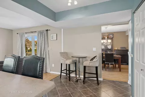 1198 Monarch Ln, Hoffman Estates, IL 60192 photo 10