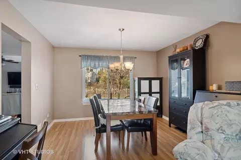 1198 Monarch Ln, Hoffman Estates, IL 60192 photo 11