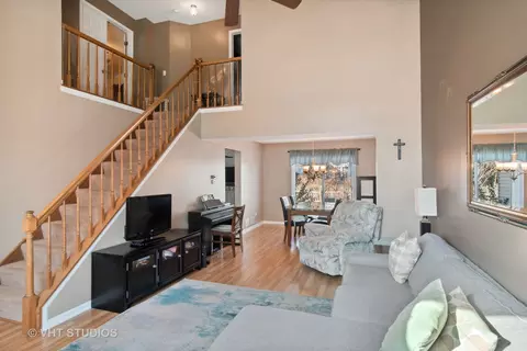 1198 Monarch Ln, Hoffman Estates, IL 60192 photo 5