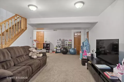 1198 Monarch Ln, Hoffman Estates, IL 60192 photo 23
