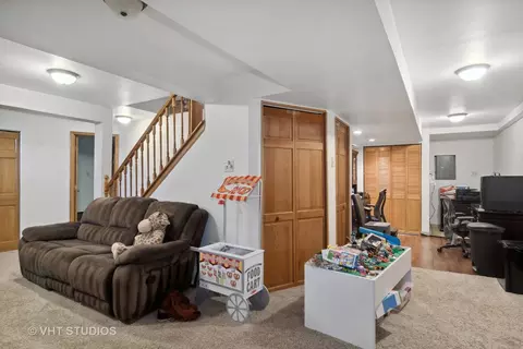 1198 Monarch Ln, Hoffman Estates, IL 60192 photo 21