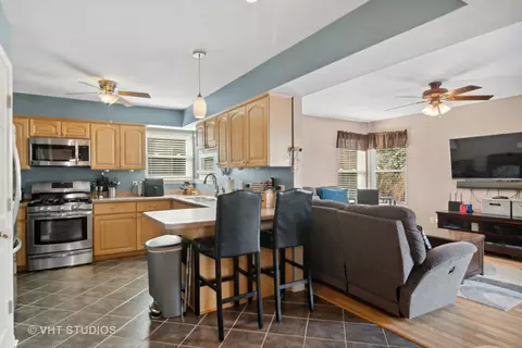 1198 Monarch Ln, Hoffman Estates, IL 60192 photo 7