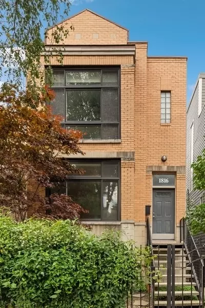 1816 W Race Ave, Chicago, IL 60622