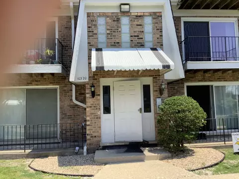 10320 Ridgeland Ave #206, Chicago Ridge, IL 60415