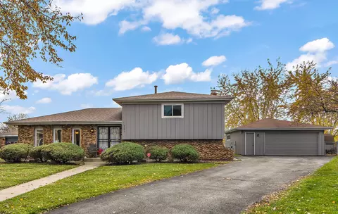 2201 207th Pl, Lynwood, IL 60411