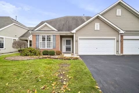8222 Woodview Ave, Joliet, IL 60431