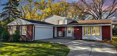1702 S Highland Ave, Arlington Heights, IL 60005