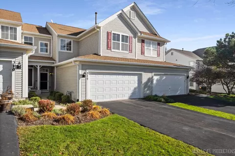 312 Tower Hill Dr, Saint Charles, IL 60175