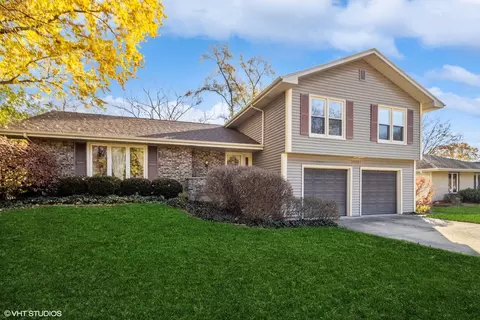 2 S027 Sheffield Rd, Glen Ellyn, IL 60137