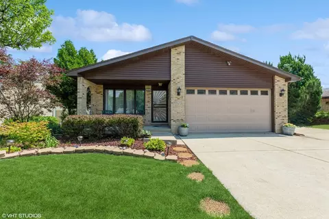 15523 Brianne Ln, Oak Forest, IL 60452