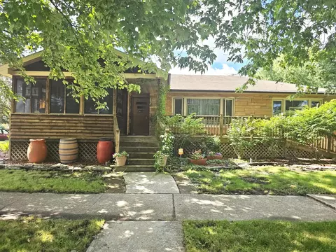 3032 W 100th Pl, Evergreen Park, IL 60805