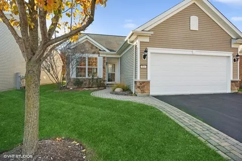 866 Butterfly Field Dr, Elgin, IL 60124