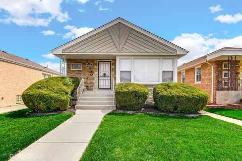 8235 S Whipple St, Chicago, IL 60652