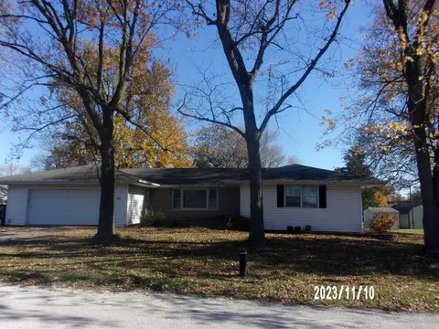 106 Lexington St, Iroquois, IL 60945