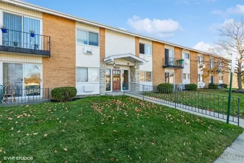 8872 Jody Ln #1H, Des Plaines, IL 60016