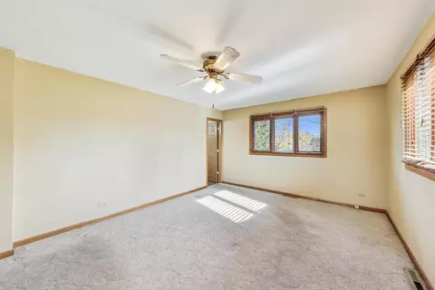 8 N581 Stevens Rd, Elgin, IL 60124 photo 12