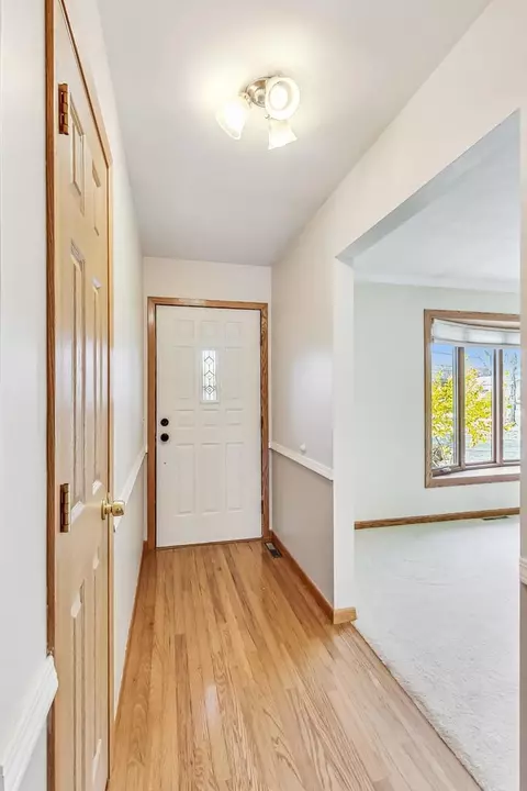8 N581 Stevens Rd, Elgin, IL 60124 photo 4