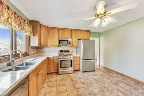 8 N581 Stevens Rd, Elgin, IL 60124 photo 11