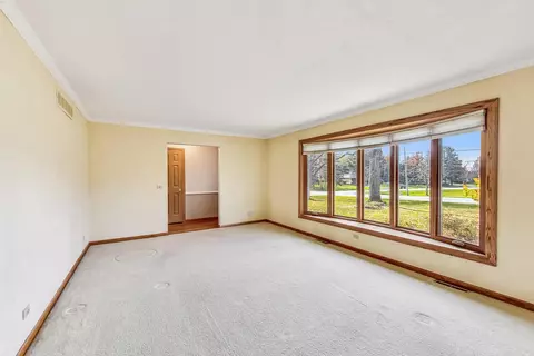 8 N581 Stevens Rd, Elgin, IL 60124 photo 6
