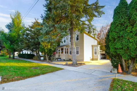 223 E 17th St, Lockport, IL 60441