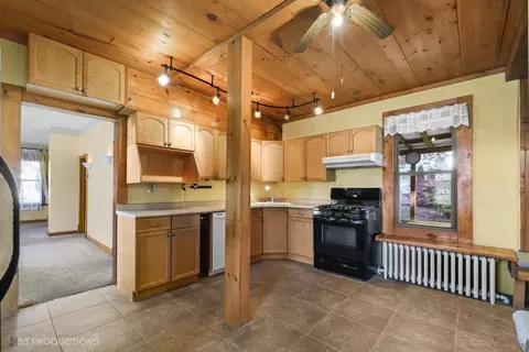 223 E 17th St, Lockport, IL 60441 photo 3