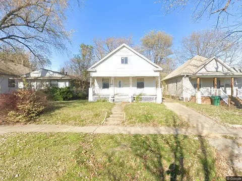 1544 E Locust St, Decatur, IL 62523 photo 1