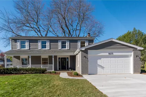 1073 Tamarack Ln, Libertyville, IL 60048