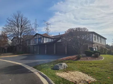 9813 Mill Dr #4, Palos Park, IL 60464
