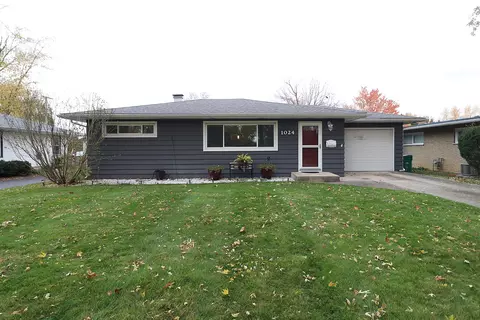 1024 E 8th St, Lockport, IL 60441