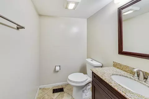 1328 Aspen Ct, Elgin, IL 60120 photo 10