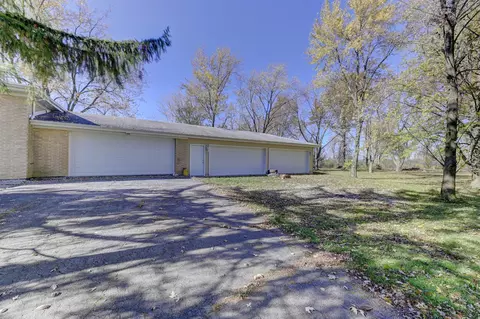 28016 S Yates Ave, Beecher, IL 60401 photo 2