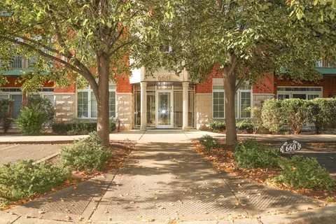 660 Mchenry Rd #204, Wheeling, IL 60090 photo 2