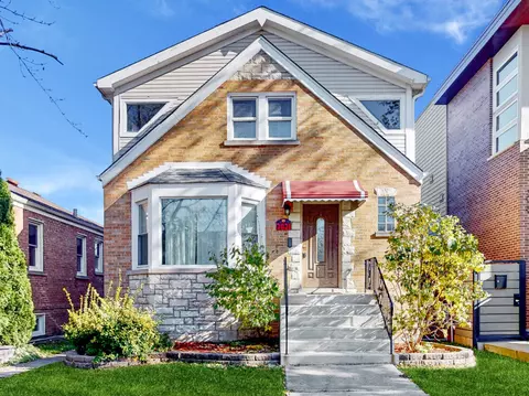 3031 N Oleander Ave, Chicago, IL 60707