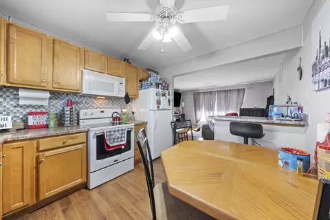 7900 S Normandy Ave, Burbank, IL 60459 photo 5