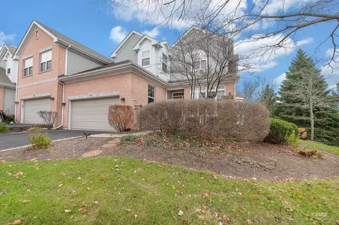 151 Orchards Pass, Bartlett, IL 60103 photo 2