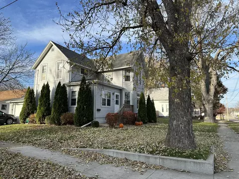 509 S Clinton St, Morrison, IL 61270 photo 2