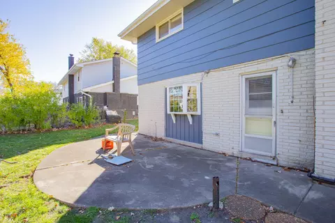 1503 Executive Ln, Glenview, IL 60025 photo 4