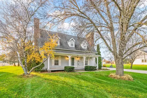 494 N Jones Ave, Amboy, IL 61310