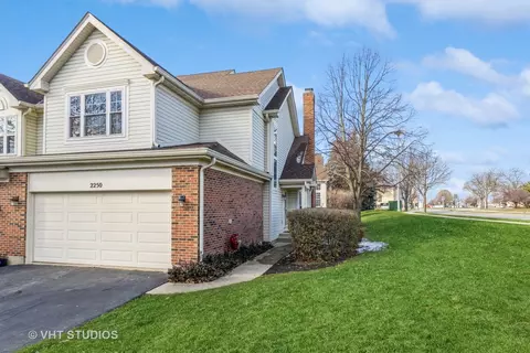 2250 Seaver Ln, Hoffman Estates, IL 60169