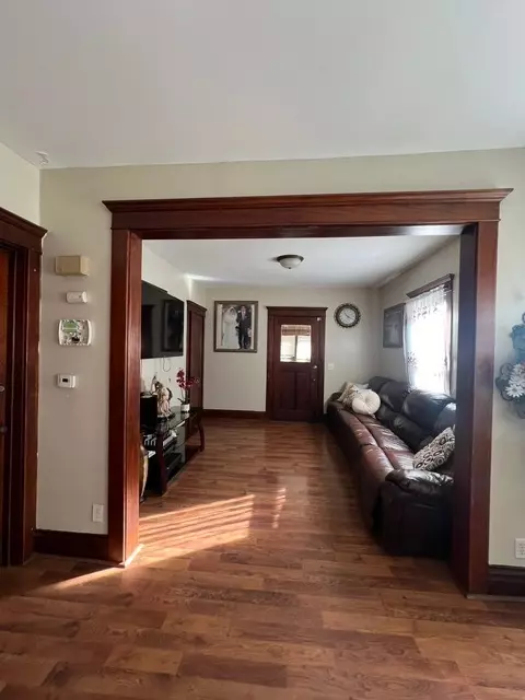 1032 Grove St, Aurora, IL 60505 photo 3