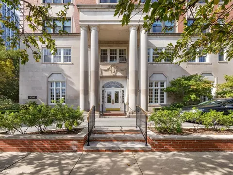 4300 N Marine Dr #1706, Chicago, IL 60613