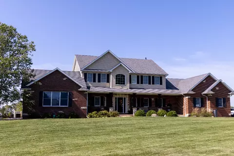 12747 Harrold Point Rd, Wapella, IL 61777