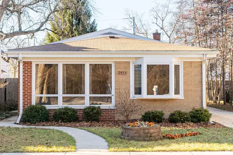 2924 Forest Ave, Brookfield, IL 60513 photo 2