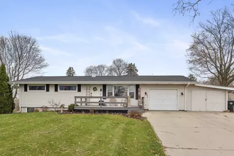 105 E State Route 71, Newark, IL 60541