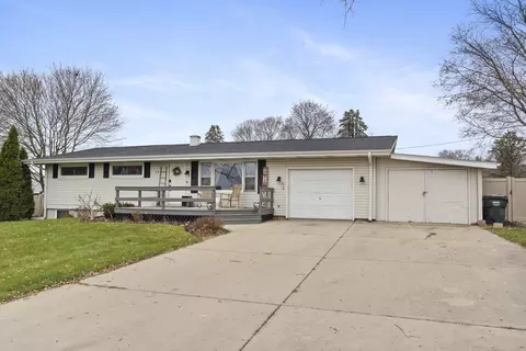 105 E State Route 71, Newark, IL 60541 photo 2