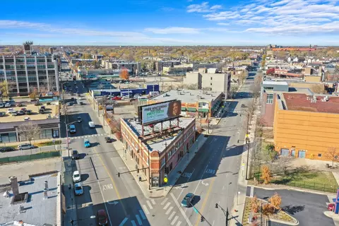 3906 W Belmont Ave #4, Chicago, IL 60618