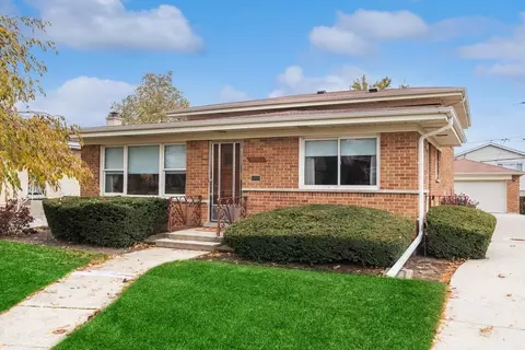 8817 Oak Park Ave, Morton Grove, IL 60053